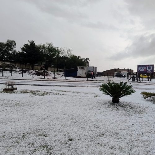 Temporal de granizo atinge Ponta Grossa nesta segunda-feira