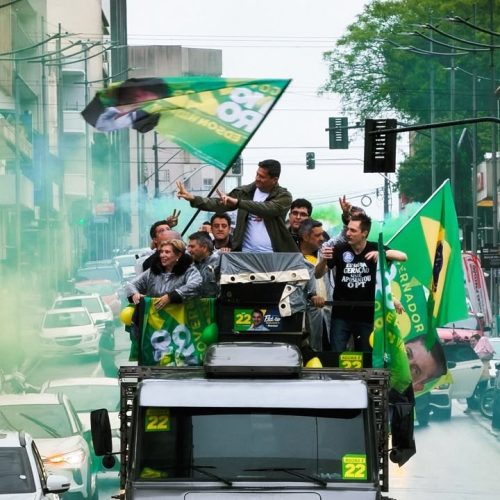 Carreata de Moro e Elizabeth mobiliza PG para ampliar vitória de Flávio no domingo