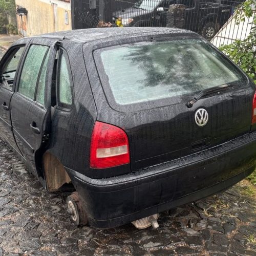 Polícia Militar recupera veículo furtado abandonado na região