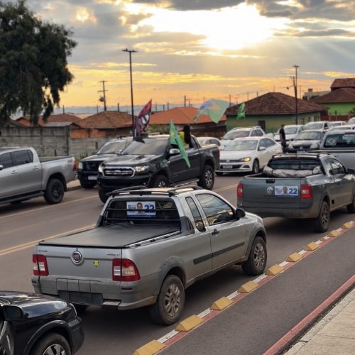 Adesivaço em Carambeí tem cerca de 500 adesivos colados, afirma organização