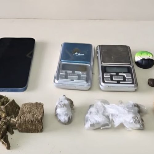 Operação da PM contra tráfico de drogas cumpre 14 mandados e prende oito pessoas na região