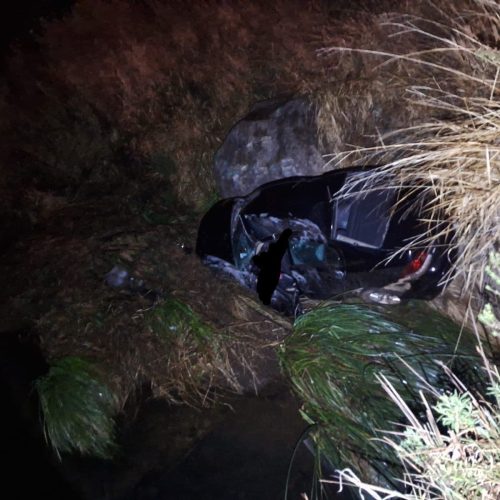 Jovem morre após sair da pista e cair com veículo em córrego na&nbsp;região