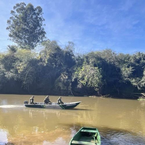 Patrulhamento ambiental no rio Tibagi resulta na apreensão de materiais de pesca predatória