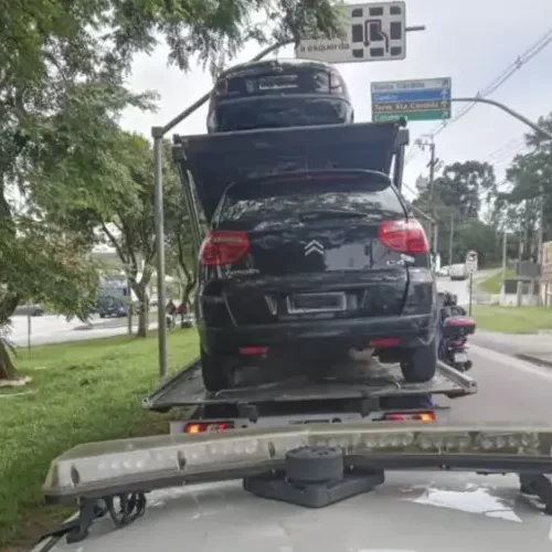 Veículo com mais de R$ 435 mil em multas é apreendido no Paraná