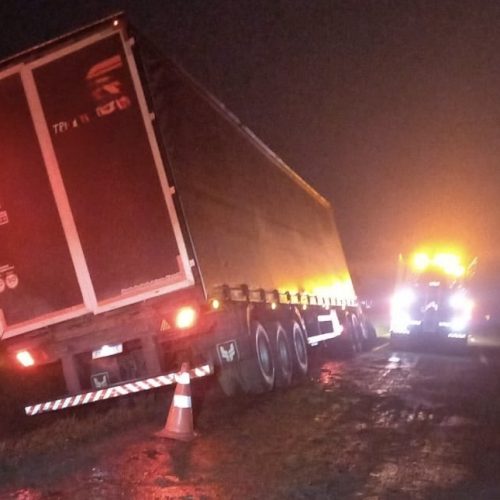 Caminhoneiro é preso por embriaguez ao volante após acidente na PR-151