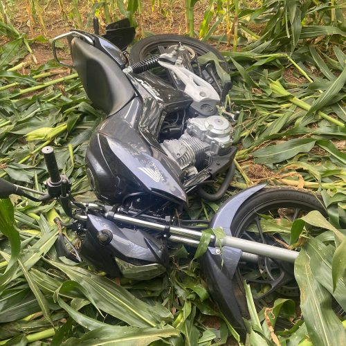 Queda de moto deixa jovem ferido na região