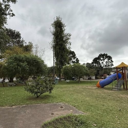 Diego Silva solicita construção de calçada na praça da UBS do Jardim Brasília, em Carambeí