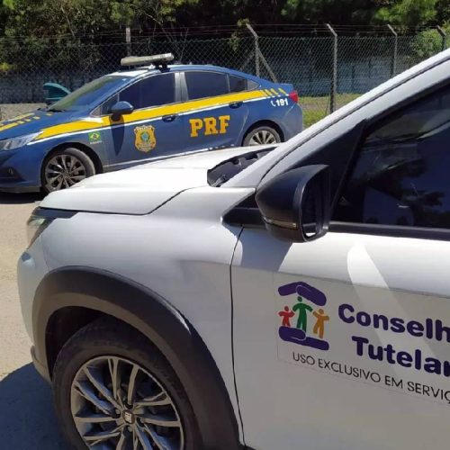 Adolescentes dirigem escondidos por 400 km para irem à praia