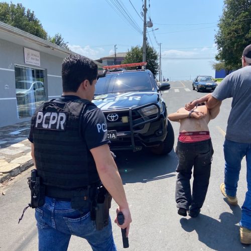 Dois homens são presos e arma e drogas são apreendidas pela Polícia Civil na região