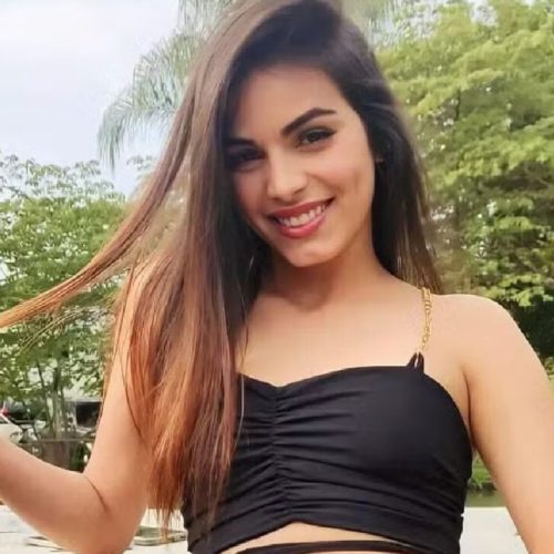 Jovem tem rosto desfigurado com ácido: ex-namorado é suspeito