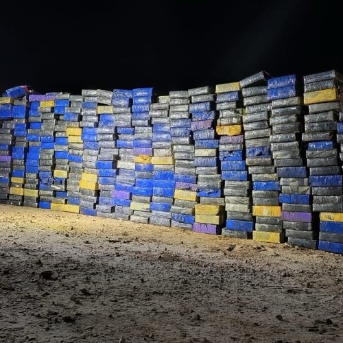Bitrem com mais de 4 toneladas de maconha é apreendido na PR-151
