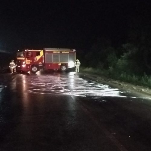 Grave acidente deixa três feridos em colisão frontal no PR