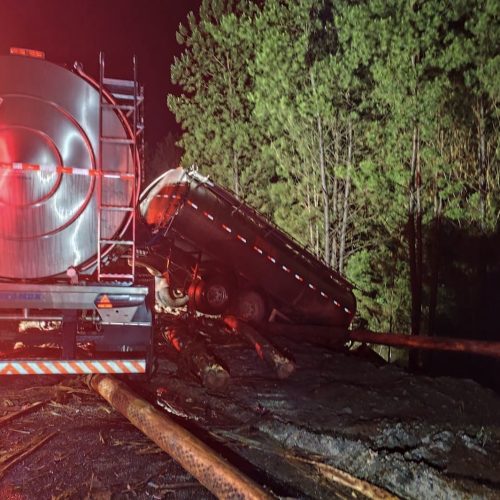 Acidente envolvendo cinco veículos deixa motorista morto na PR-151