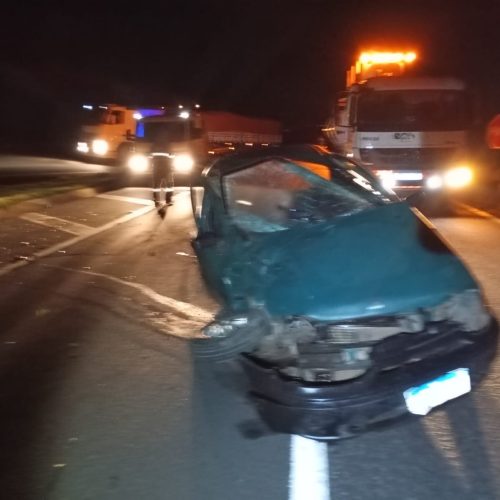 Colisão deixa três feridos na PR-151