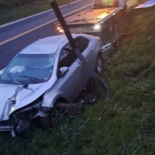 Motorista fica ferido após saída de pista na região