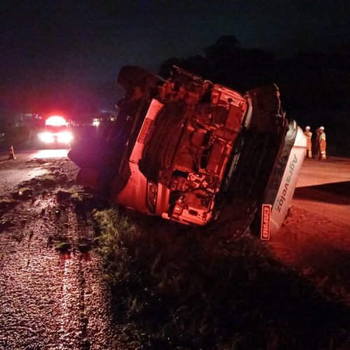 Grave acidente na PR-151 envolve veículo de Carambeí e deixa dois feridos gravemente