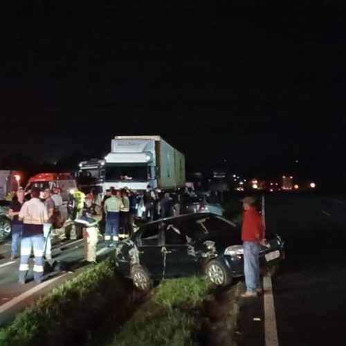 Acidente grave interdita PR-151 em Castro