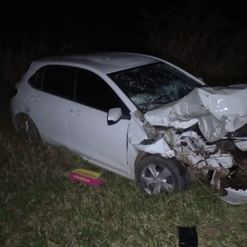 Colisão traseira deixa condutor ferido na região