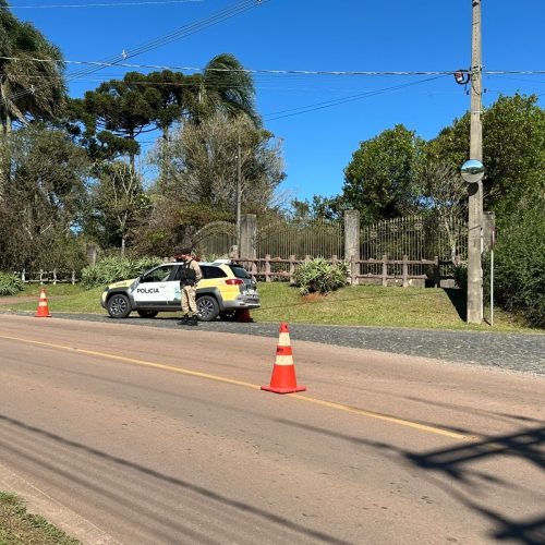 PM intensifica fiscalização de caminhões e veículos pesados em Carambeí