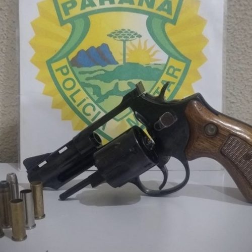 PM apreende revólver após denúncia de disparos de arma de fogo na região