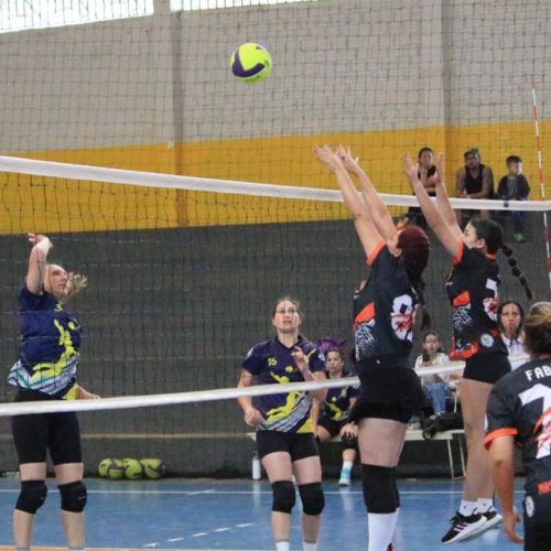 Carambeí recebe a 3ª etapa do Grand Prix AMCG de Vôlei neste sábado