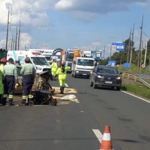 Colisão envolvendo três veículos é registrada na PR-151, em Carambeí