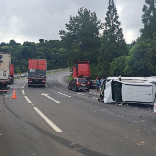 Grave acidente envolve cinco veículos na PR-151