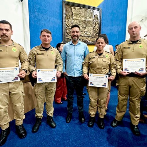 Policiais Militares de Carambeí recebem Moção de Aplauso por atuação de destaque