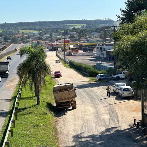 Elisangela busca recursos para pavimentar marginal do Boqueirão
