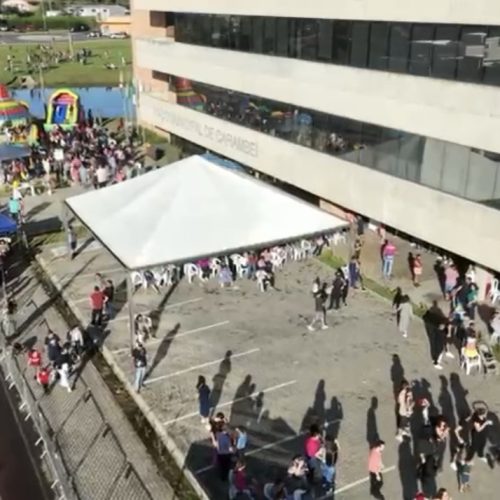 Festa do dia das crianças reúne centenas de pessoas no Paço Municipal de Carambeí