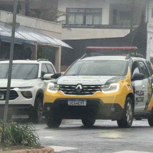 Homem é preso em flagrante por agredir ex-companheira em Carambeí