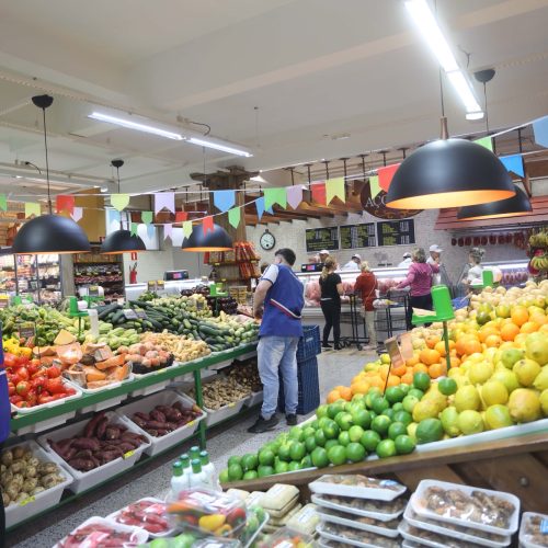 Preços de comidas e bebidas caem pelo quarto mês seguido no Paraná