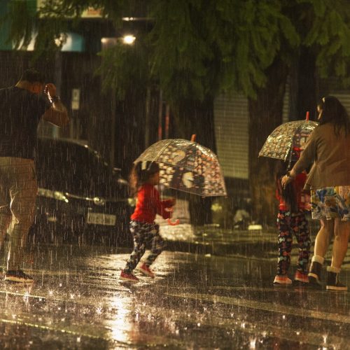 Após chuvas nos últimos dias, Dia das Crianças terá novas tempestades no Paraná