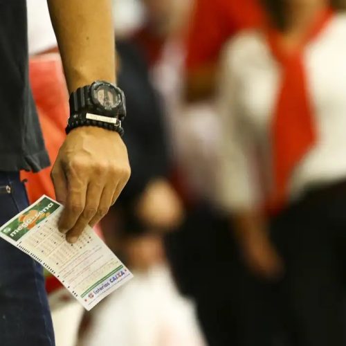 Mega-Sena acumula novamente e prêmio principal vai a R$ 115 milhões