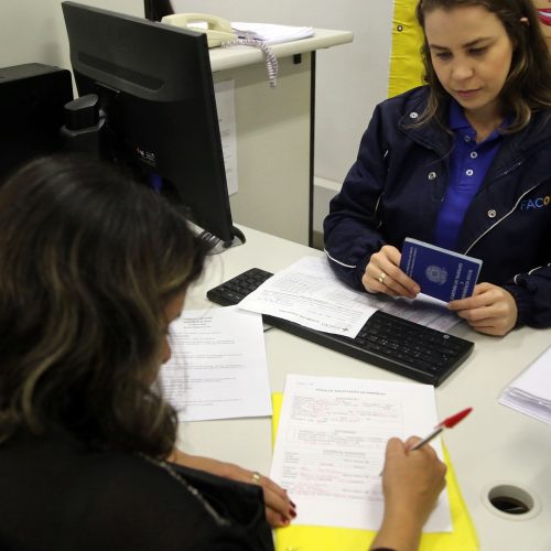 20,3 mil vagas: semana começa com oportunidades de emprego em todo Paraná