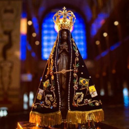 Dia de Nossa Senhora Aparecida: Devotos de todo o Brasil celebram a Padroeira do país neste domingo