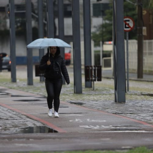 Após dias congelantes, fim de semana será chuvoso no Paraná