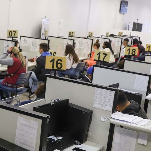 Frio no clima, mercado aquecido: Paraná tem 17,8 mil vagas de emprego abertas