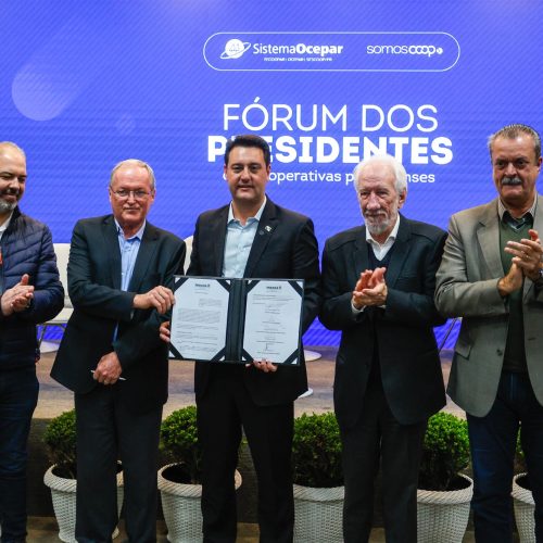 Estado e Ocepar assinam acordo ambiental; cooperativas vão faturar R$ 500 bilhões até 2030