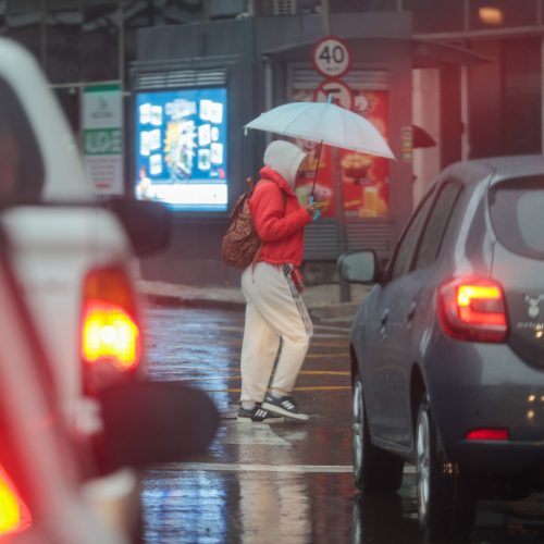 Junho terminou com temperaturas abaixo e chuvas acima da média no Paraná