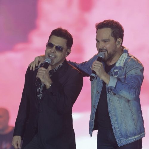 “É o Amor” tomou conta do Verão Maior com Zezé Di Camargo&Luciano, mesmo debaixo de chuva