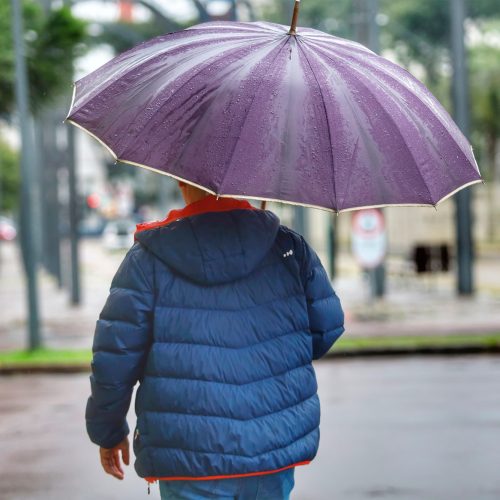 Paraná terá fim de semana chuvoso e novo declínio das temperaturas, prevê Simepar