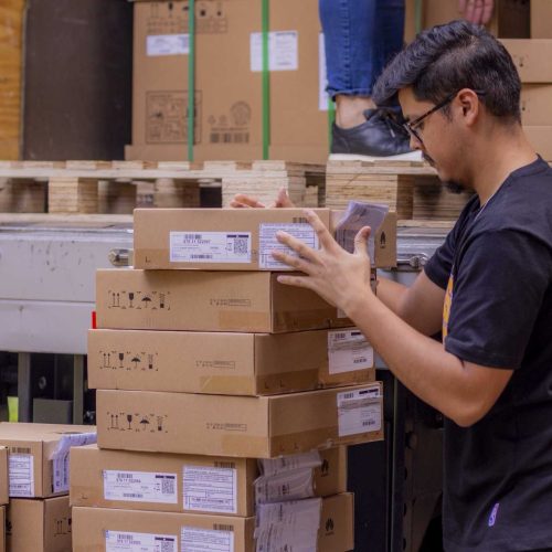 Na contramão do Brasil, setor de serviços cresce no Paraná em março, aponta IBGE