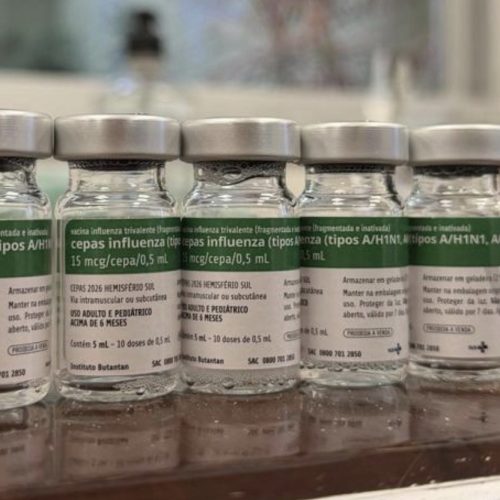Paraná aplica 1,5 milhão de doses da vacina contra gripe e convoca grupos prioritários