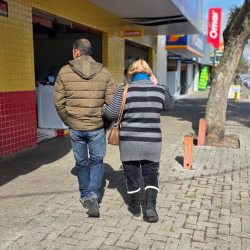 Após sábado de sol, nova frente fria impacta o tempo no Paraná no domingo, prevê Simepar