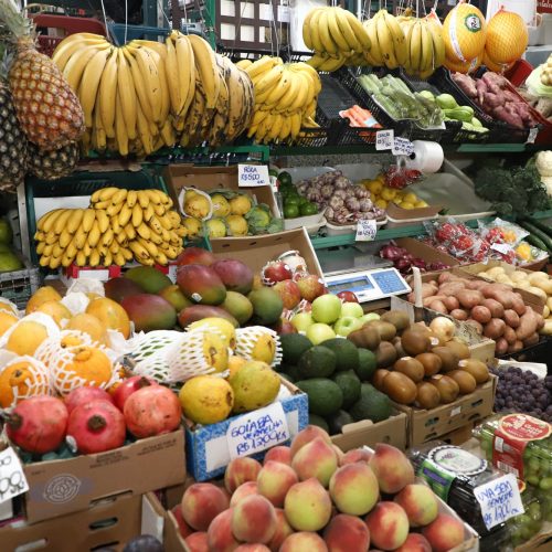 Sob a influência de frutas e leite, preços de alimentos voltam a cair em janeiro no Paraná