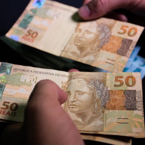 Parcelas do 13º salário já têm data para pagamento em 2025