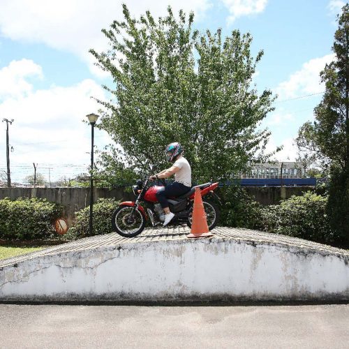 CNH para moto: exames práticos no Paraná não terão mais rampa como obstáculo