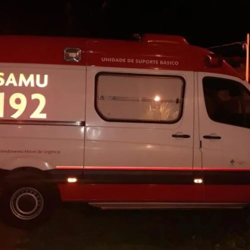 Filho agride pai e madrasta com facão durante discussão