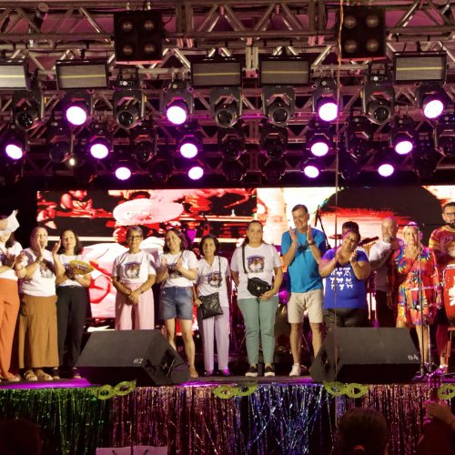 Tibagi abre o Carnaval com multidão, samba no pé e show com Negritude Jr.